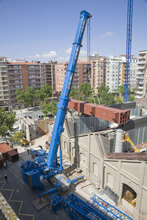 Beams assembly Museo Pablo Serrano (Zaragoza, Spain)